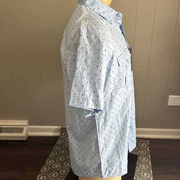 Vese light chambray blue embroidered print shirt sleeve button front shirt. NWT - Picture 3 of 6